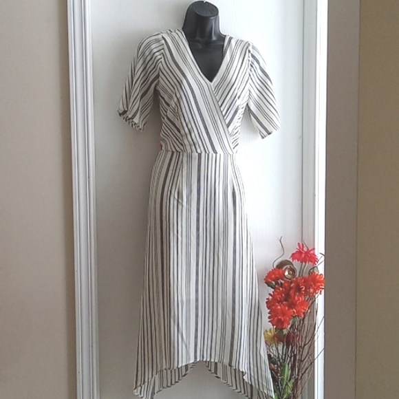 ⭐️ Host Pick⭐️ Maurices |  White/ Black Striped Asymmetrical Hemline Dress - Picture 2 of 12